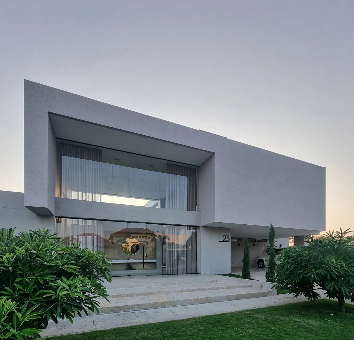 Casa FG · Acceso fachada frontal