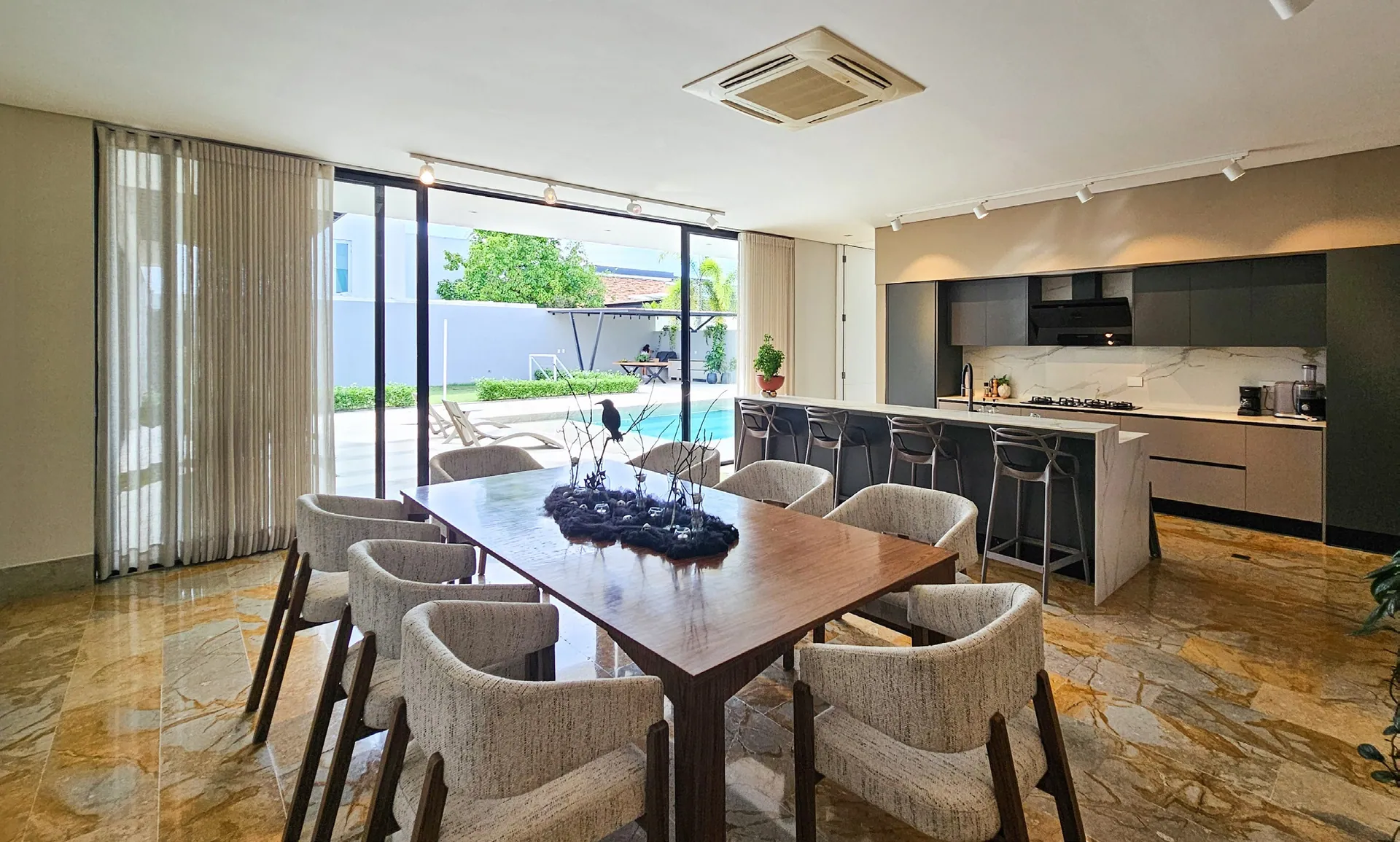 Casa FG · Interior comedor cocina