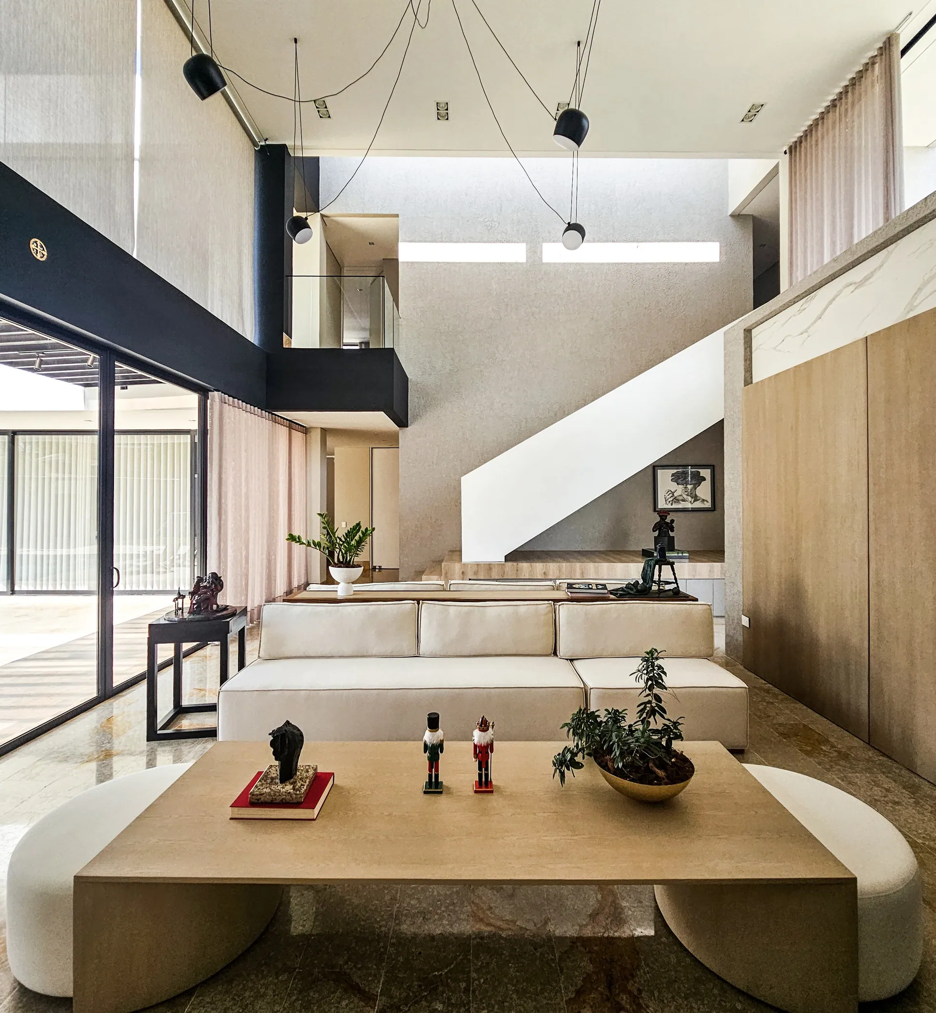 Casa FG · Sala principal doble altura